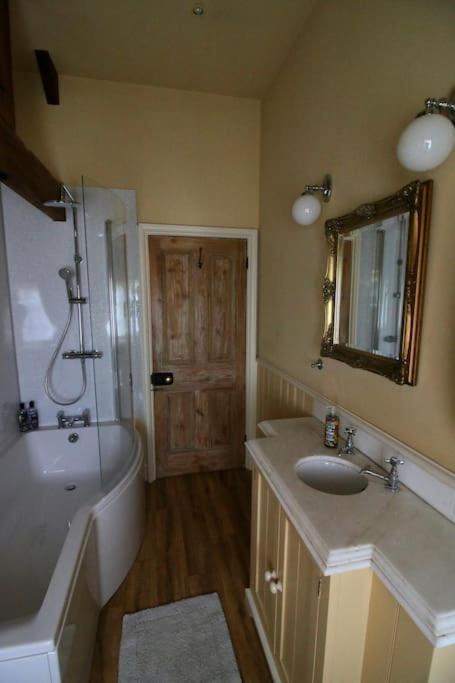 Characterful Yorkshire Cottage, Beautiful Views Exterior photo